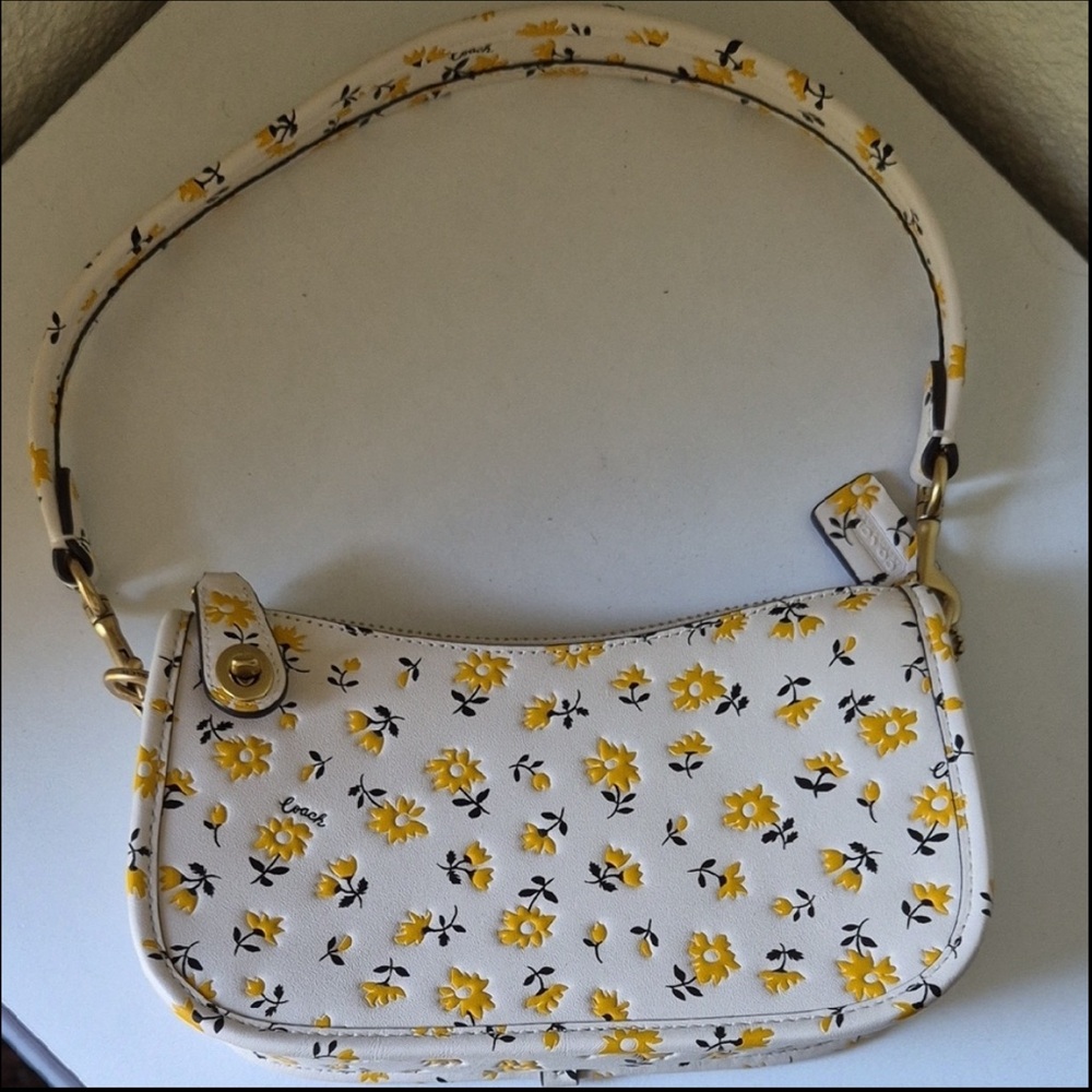Coach Daisies Floral Print Swinger 20 Bag (Shoulder Bag or Clutch) - Picture 2 of 6